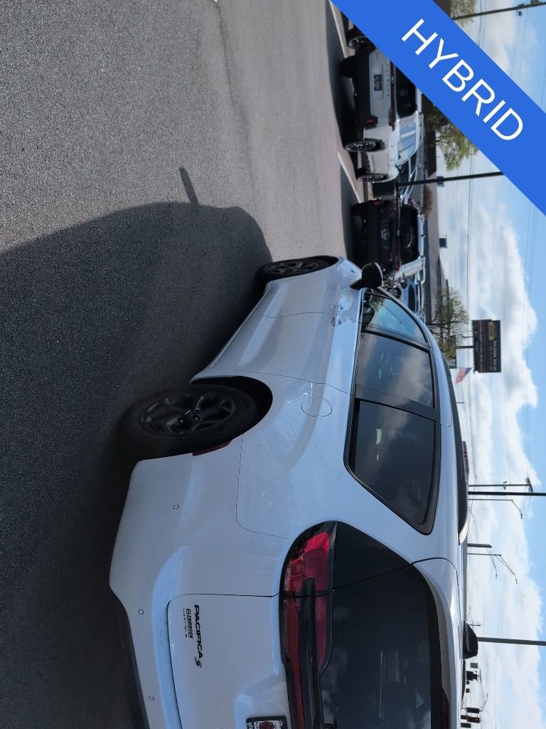 Used 2024 Chrysler Pacifica Premium FWD image 5