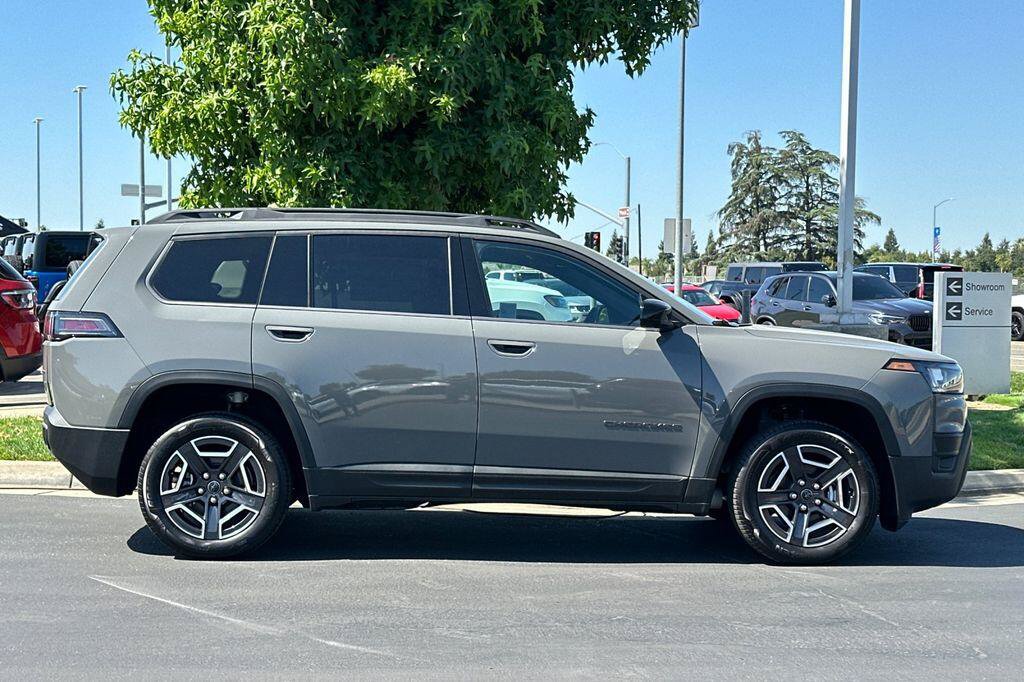 New 2026 Jeep Cherokee Laredo AWD/4WD image 3