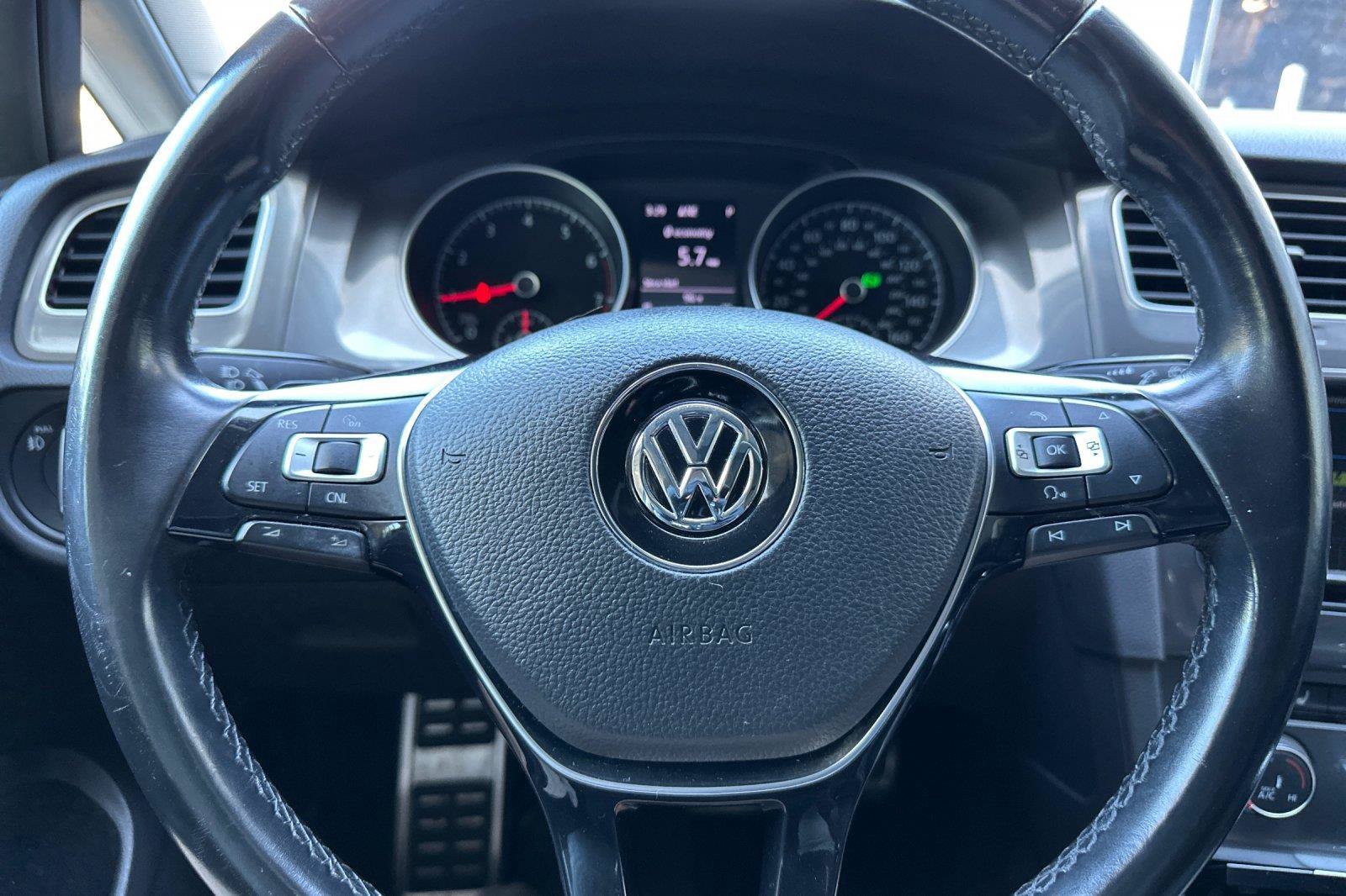 Used 2017 Volkswagen Golf Alltrack AWD/4WD image 22