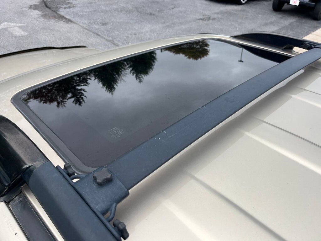 Used 2006 Toyota Land Cruiser image 74