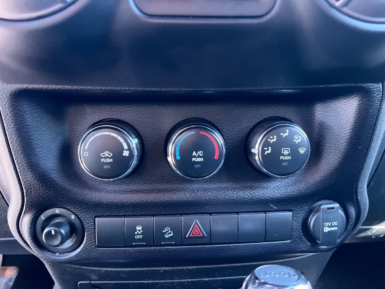 Used 2018 Jeep Wrangler Unlimited Sport S AWD/4WD image 19