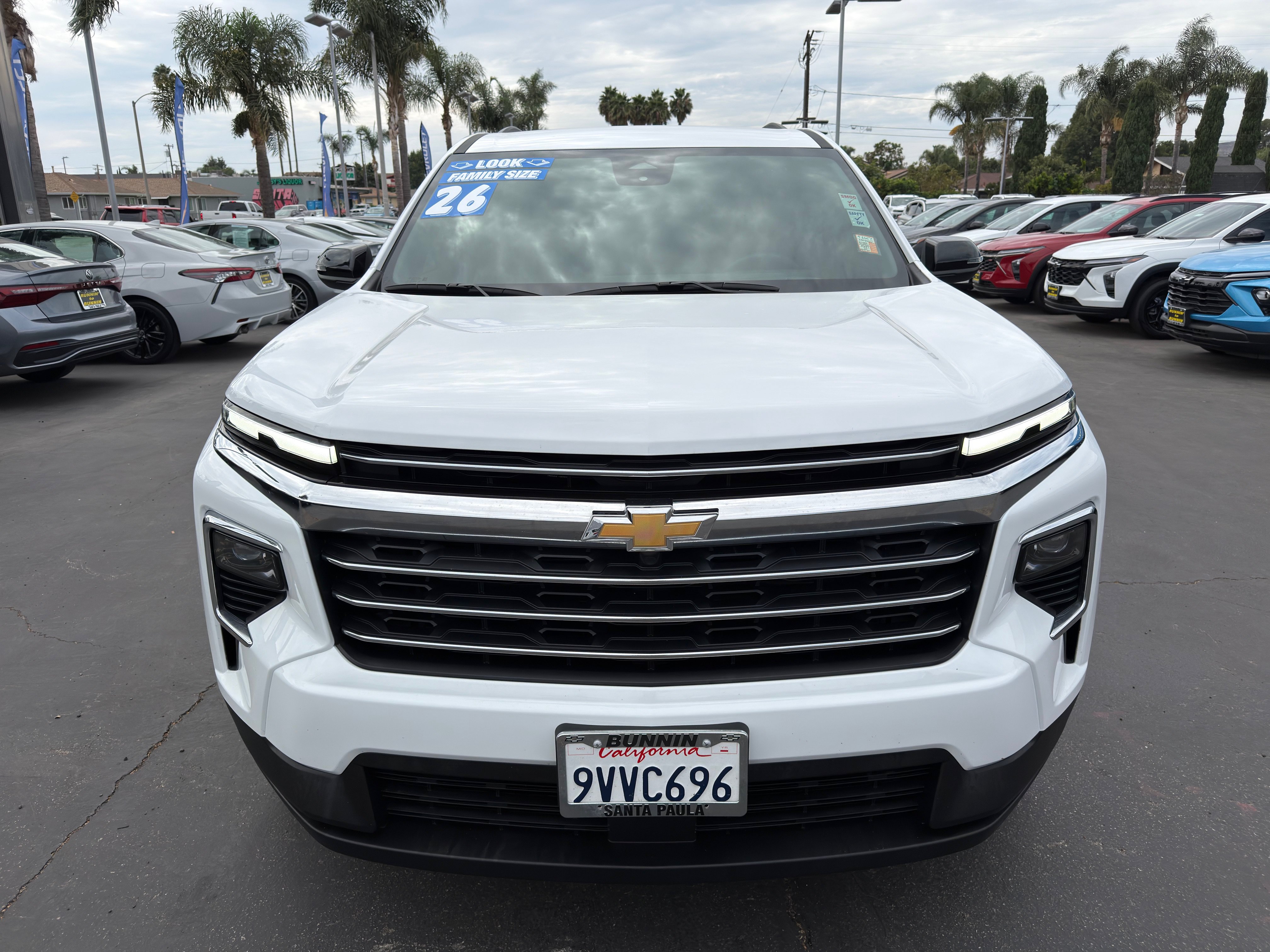 Used 2026 Chevrolet Traverse LT FWD image 3