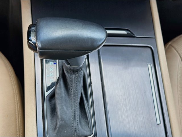 Used 2019 Genesis G80 3.8 RWD image 25
