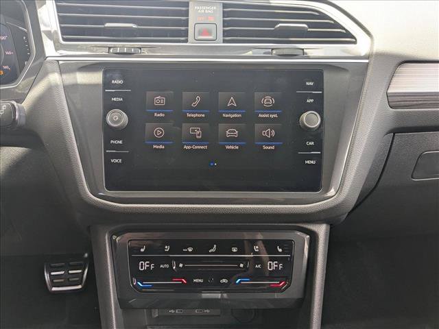 Used 2023 Volkswagen Tiguan SEL R-Line AWD/4WD image 15