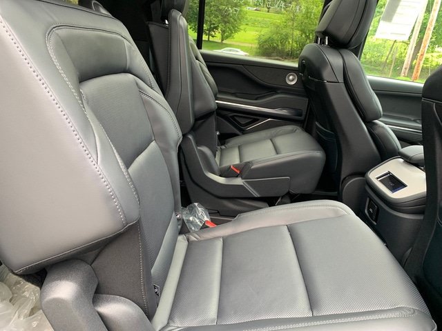 New 2026 Lincoln Navigator Reserve w/ Jet Appearance Package AWD/4WD image 14