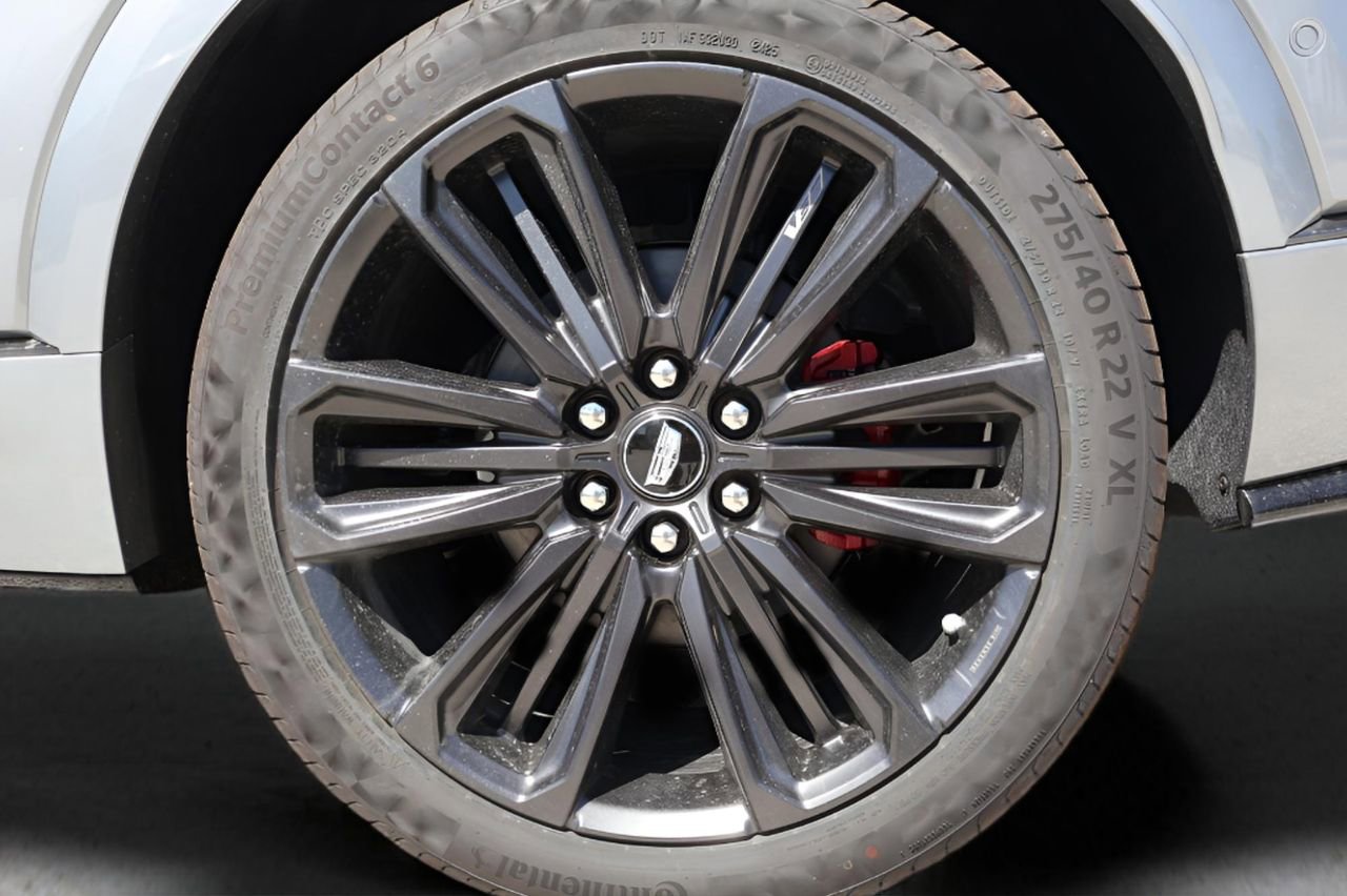 New 2026 Cadillac Lyriq V image 9