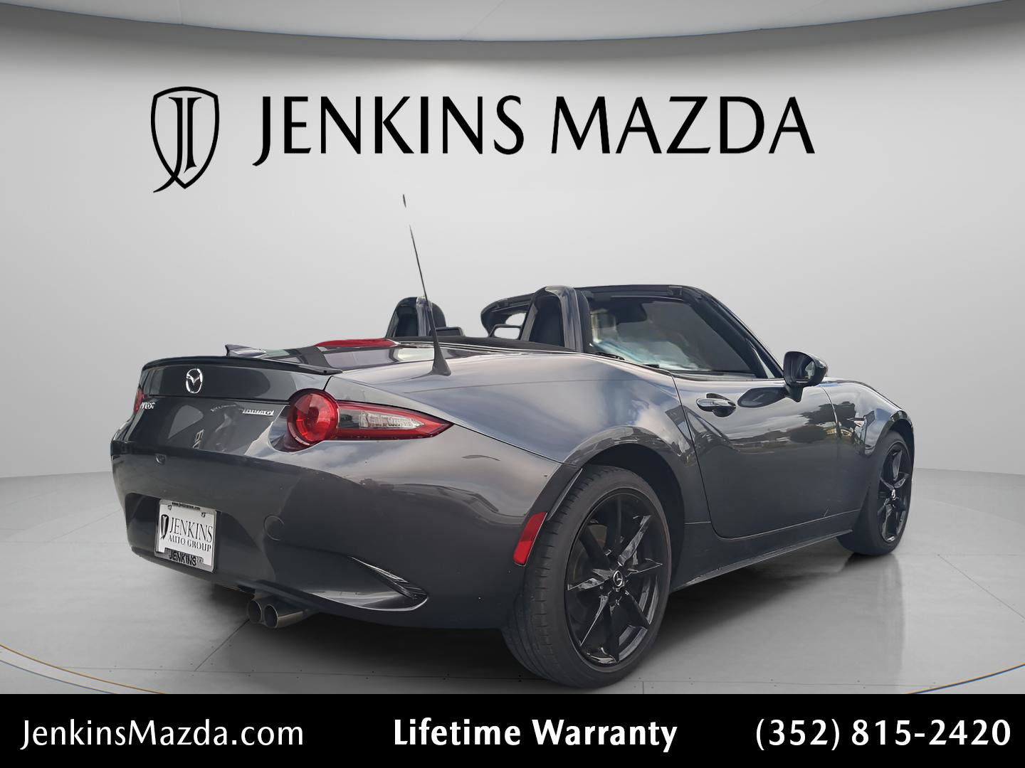 Used 2021 MAZDA MX-5 Miata Club RWD image 3
