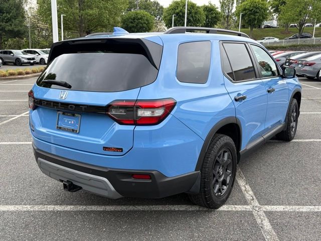 Certified 2023 Honda Pilot TrailSport image 6