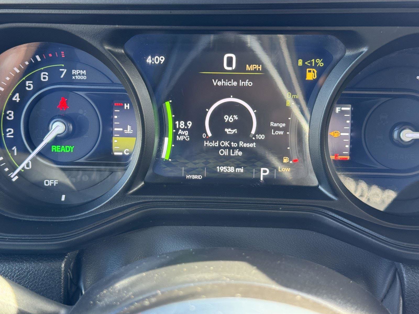 Certified 2025 Jeep Wrangler Sahara AWD/4WD image 21