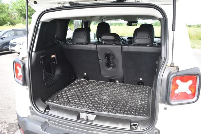 Used 2017 Jeep Renegade Trailhawk AWD/4WD image 18