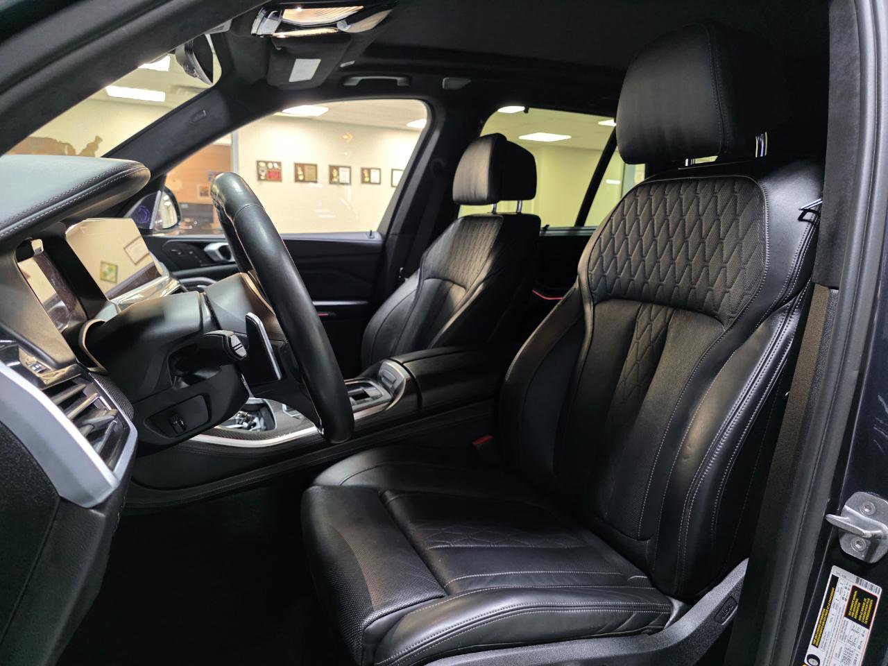 Used 2020 BMW X5 M50i w/ Executive Package image 17