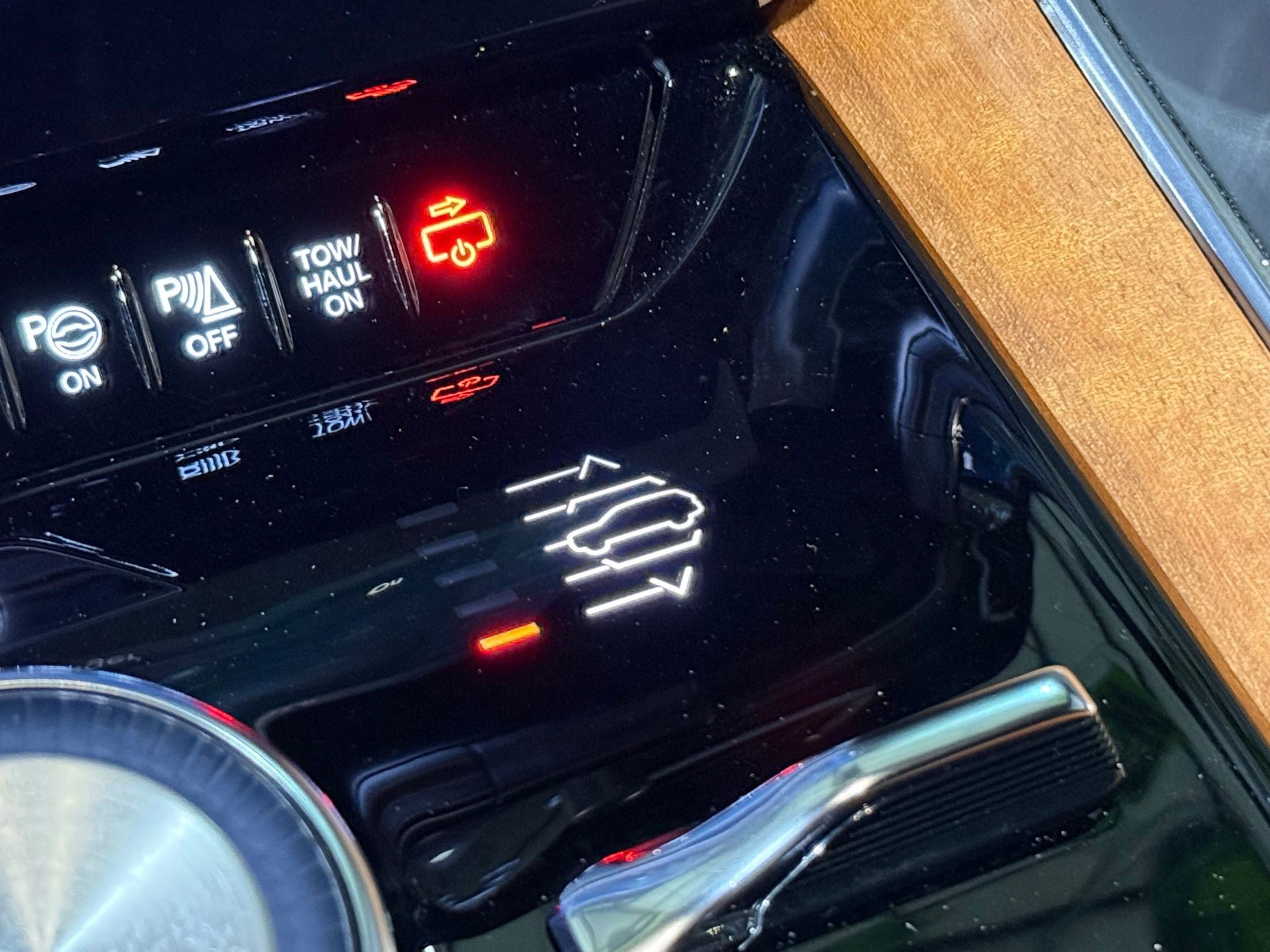 Used 2024 Jeep Grand Wagoneer Series III w/ HD Trailer Tow Package image 36