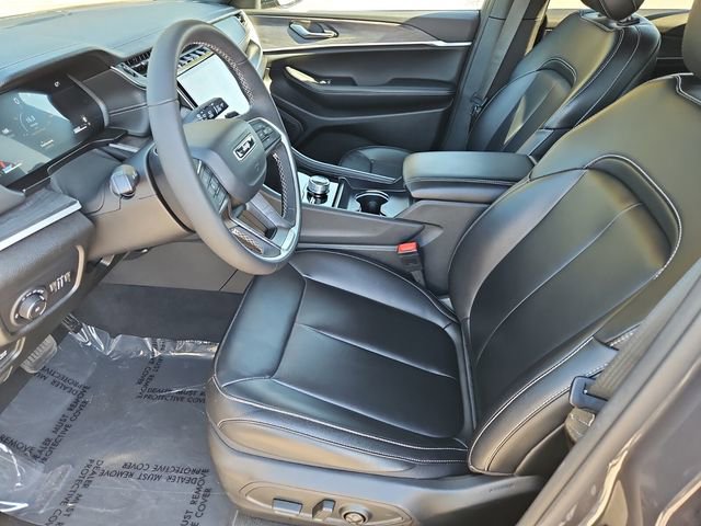 Used 2025 Jeep Grand Cherokee Limited image 11