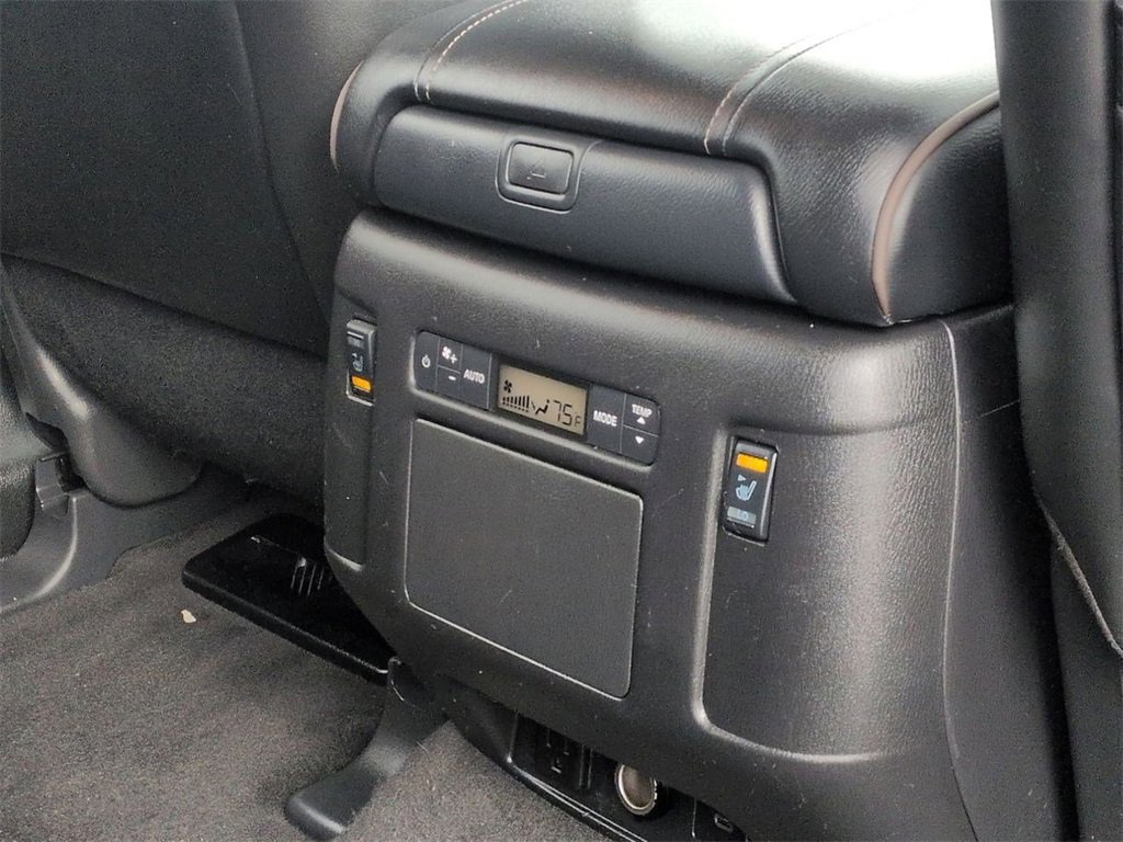 Used 2021 Nissan Armada Platinum image 31