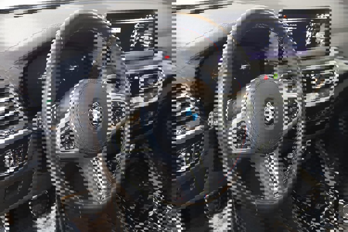 Used 2023 BMW X4 M40i w/ Premium Package image 6