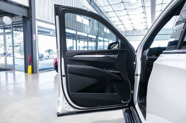 Used 2025 Cadillac Escalade Sport Platinum w/ LPO, ONYX Package image 11