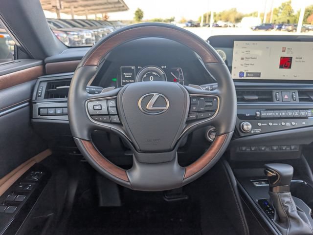 Used 2025 Lexus ES 300h w/ Technology Package FWD image 23