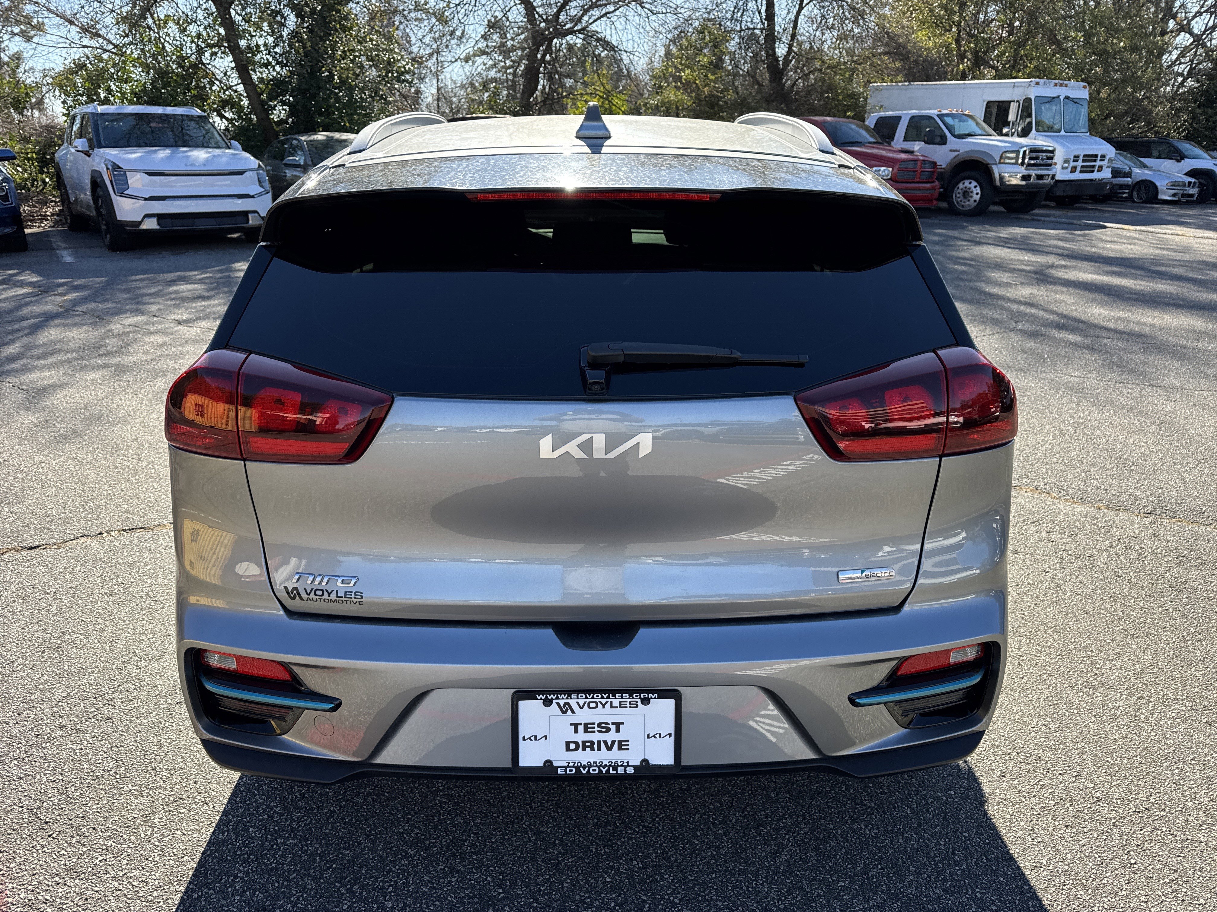 Used 2022 Kia Niro EX image 6