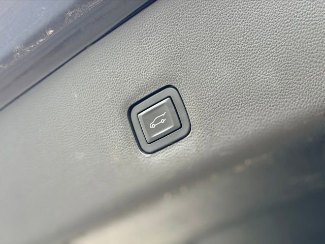 Used 2020 Chevrolet Traverse RS image 29