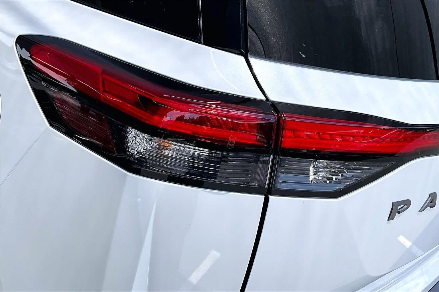 New 2026 Nissan Pathfinder SL FWD image 14