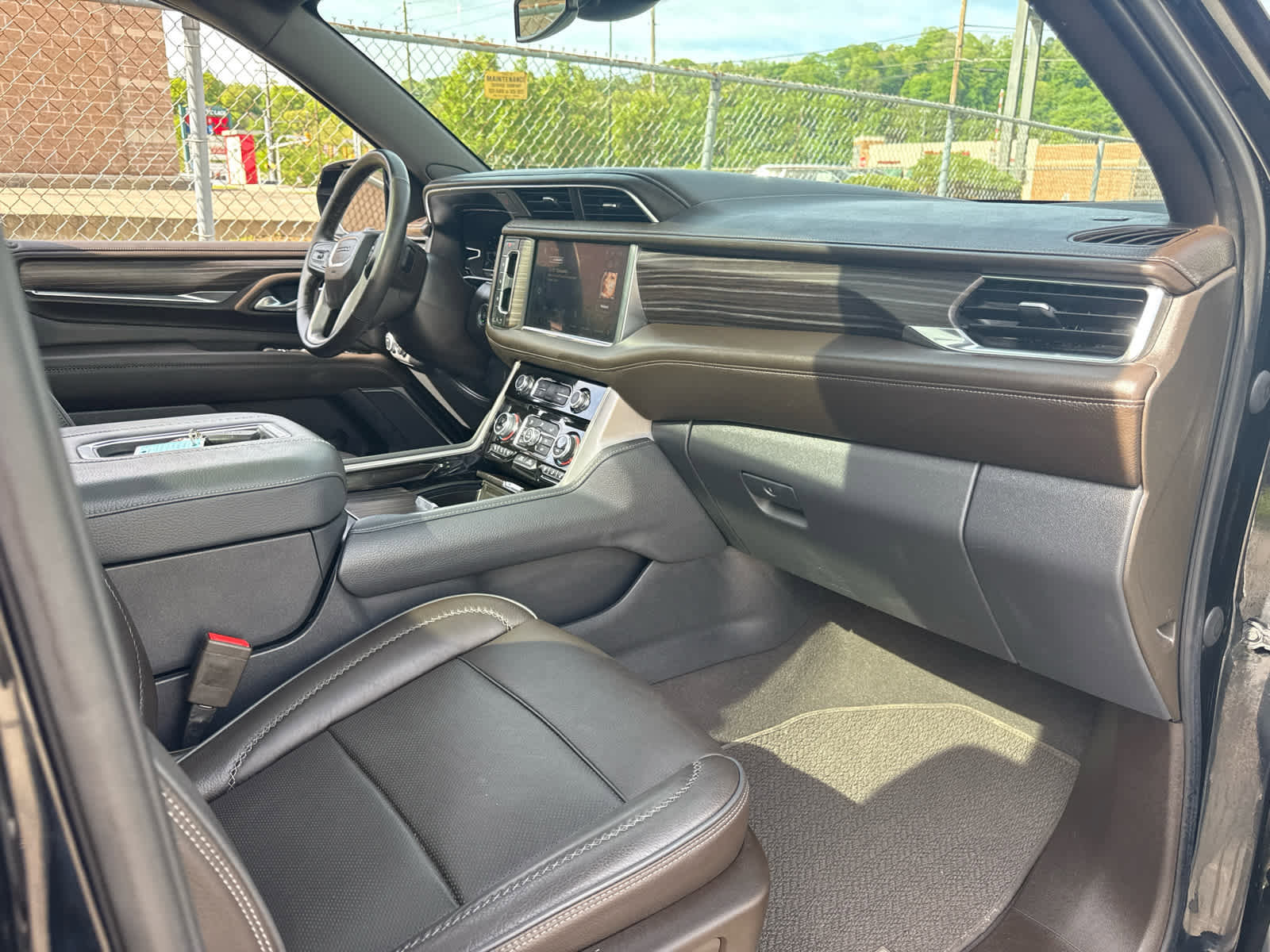 Used 2023 GMC Yukon Denali AWD/4WD image 35