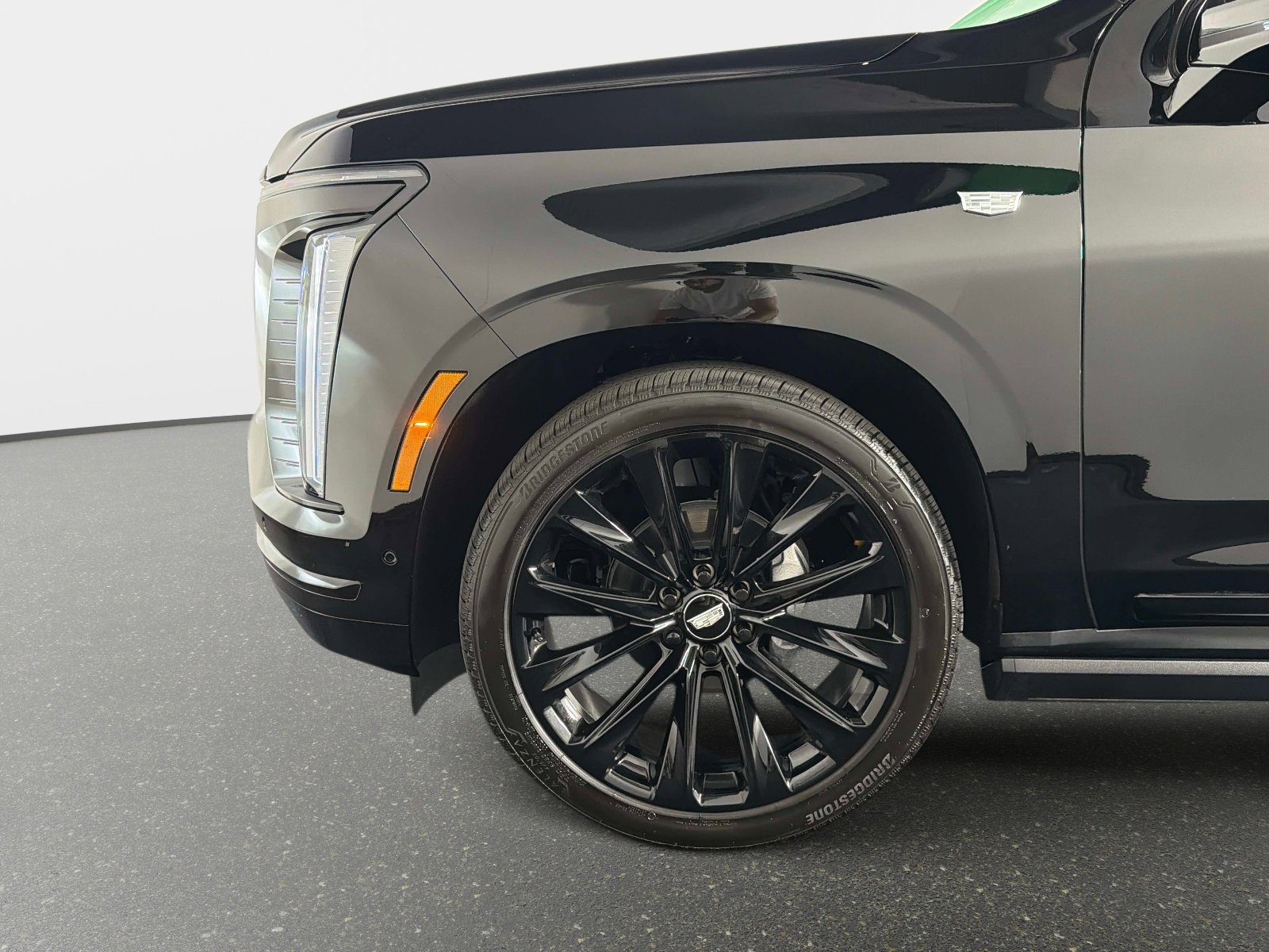 Used 2026 Cadillac Escalade Platinum Sport w/ LPO, ONYX Package AWD/4WD image 13