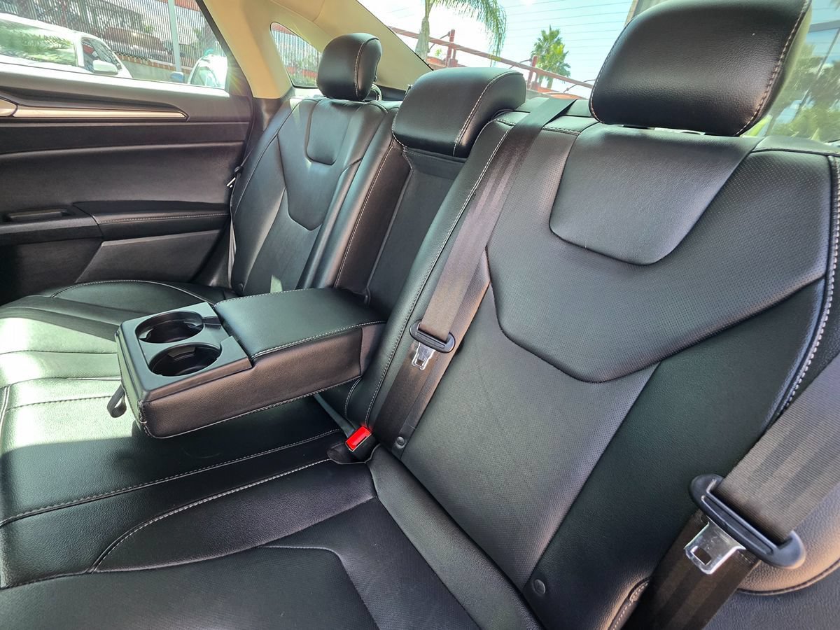 Used 2017 Ford Fusion Energi Titanium FWD image 23