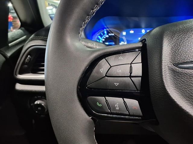 Used 2024 Chrysler Pacifica Select image 19