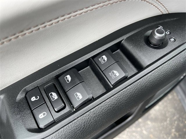 Used 2022 Jeep Compass Limited image 13