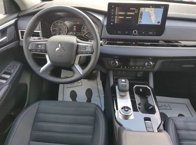 New 2026 Mitsubishi Outlander SE FWD image 17