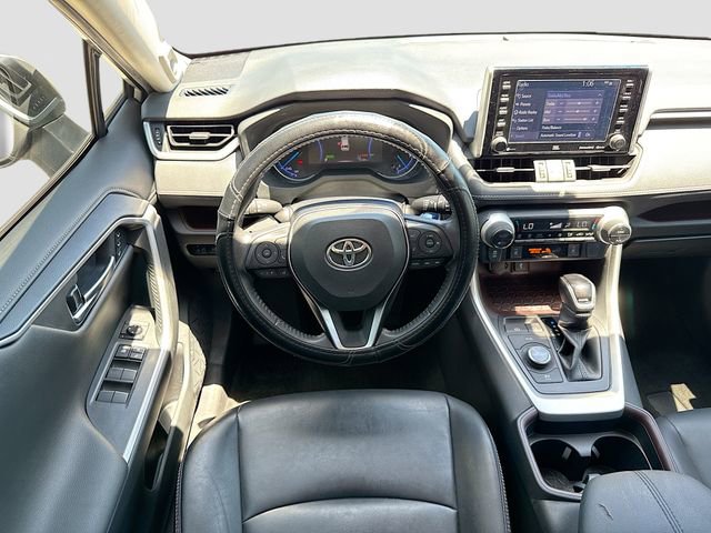 Used 2020 Toyota RAV4 Limited AWD/4WD image 17