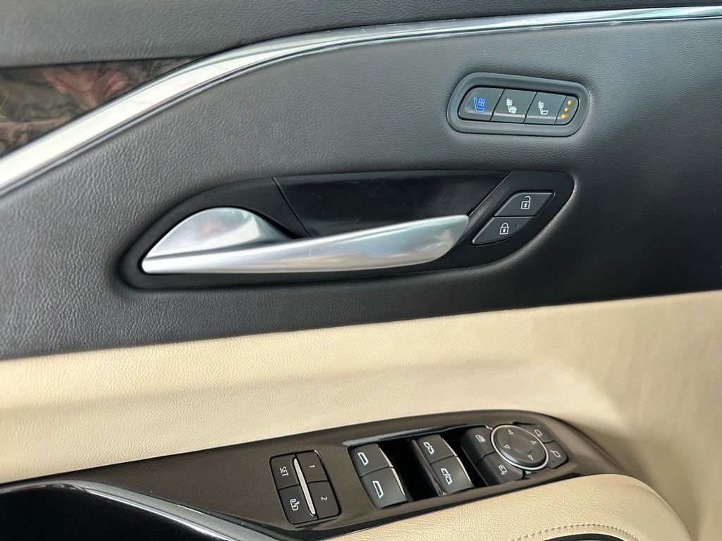 Used 2024 Cadillac Escalade Premium Luxury image 28