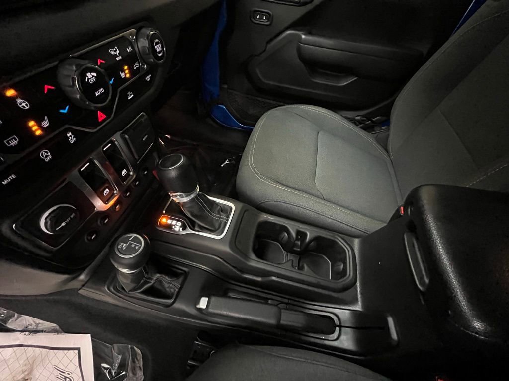 Used 2024 Jeep Wrangler Sport AWD/4WD image 25
