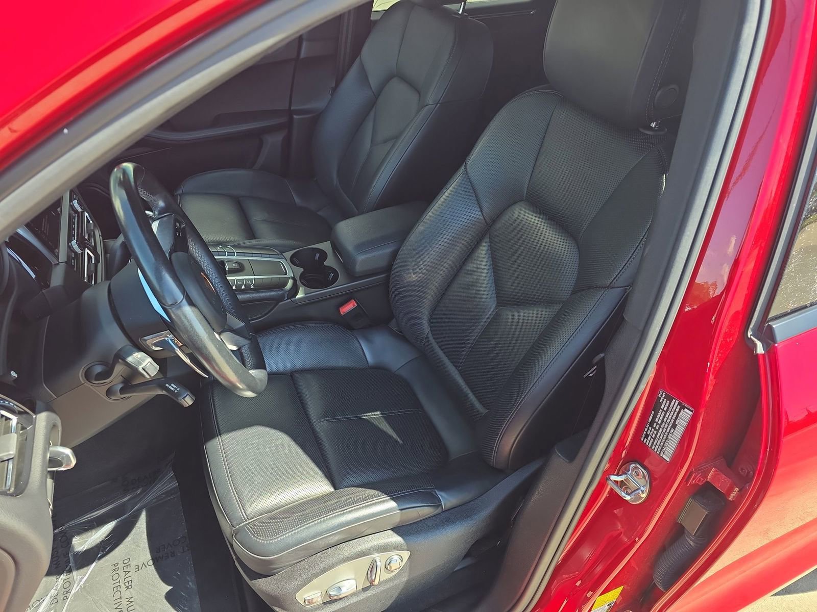 Used 2020 Porsche Macan image 5