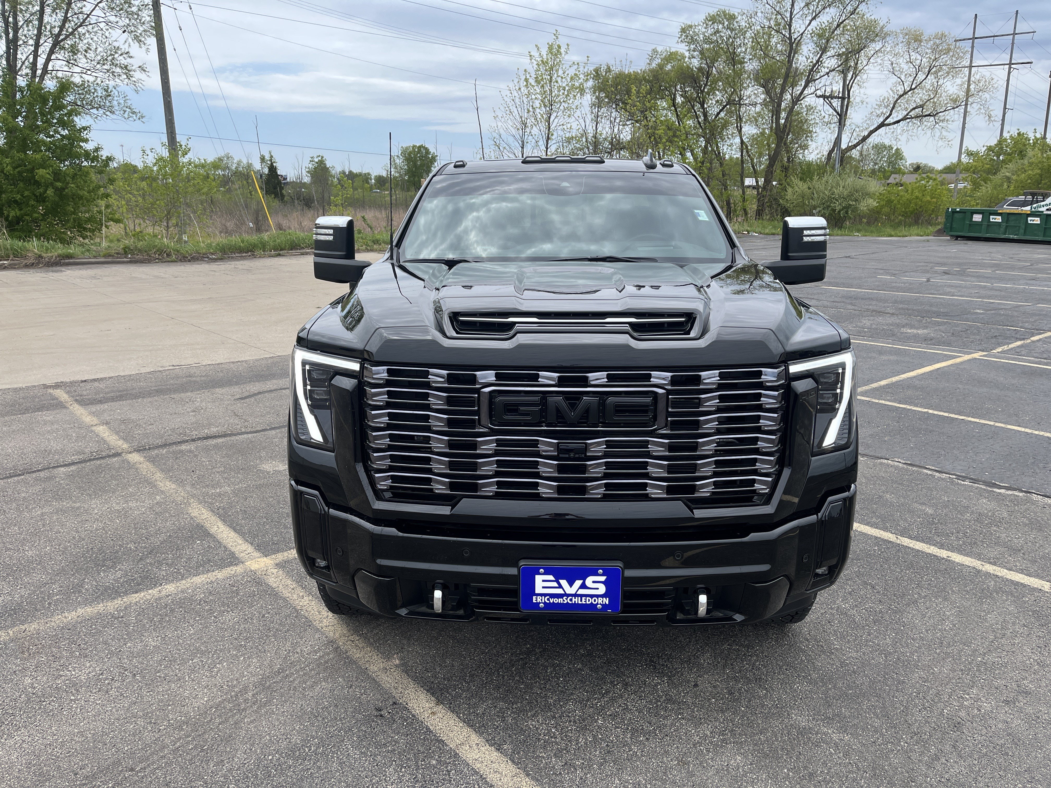 Used 2025 GMC Sierra 2500 Denali Ultimate AWD/4WD image 2