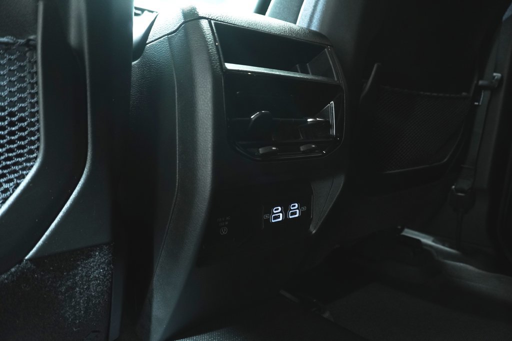 Used 2025 Jeep Grand Cherokee Altitude AWD/4WD image 15