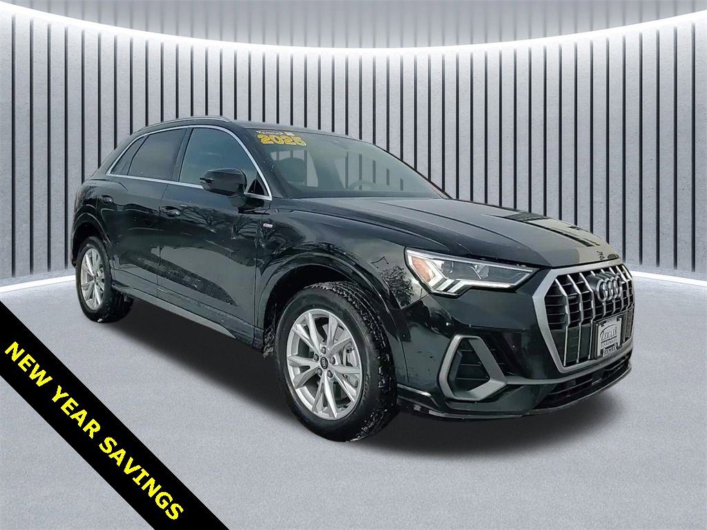 Used 2025 Audi Q3 2.0T Premium image 1