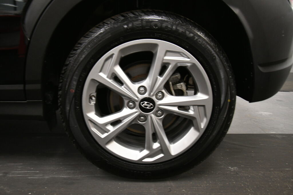 Used 2023 Hyundai Kona SEL w/ Cargo Package image 29