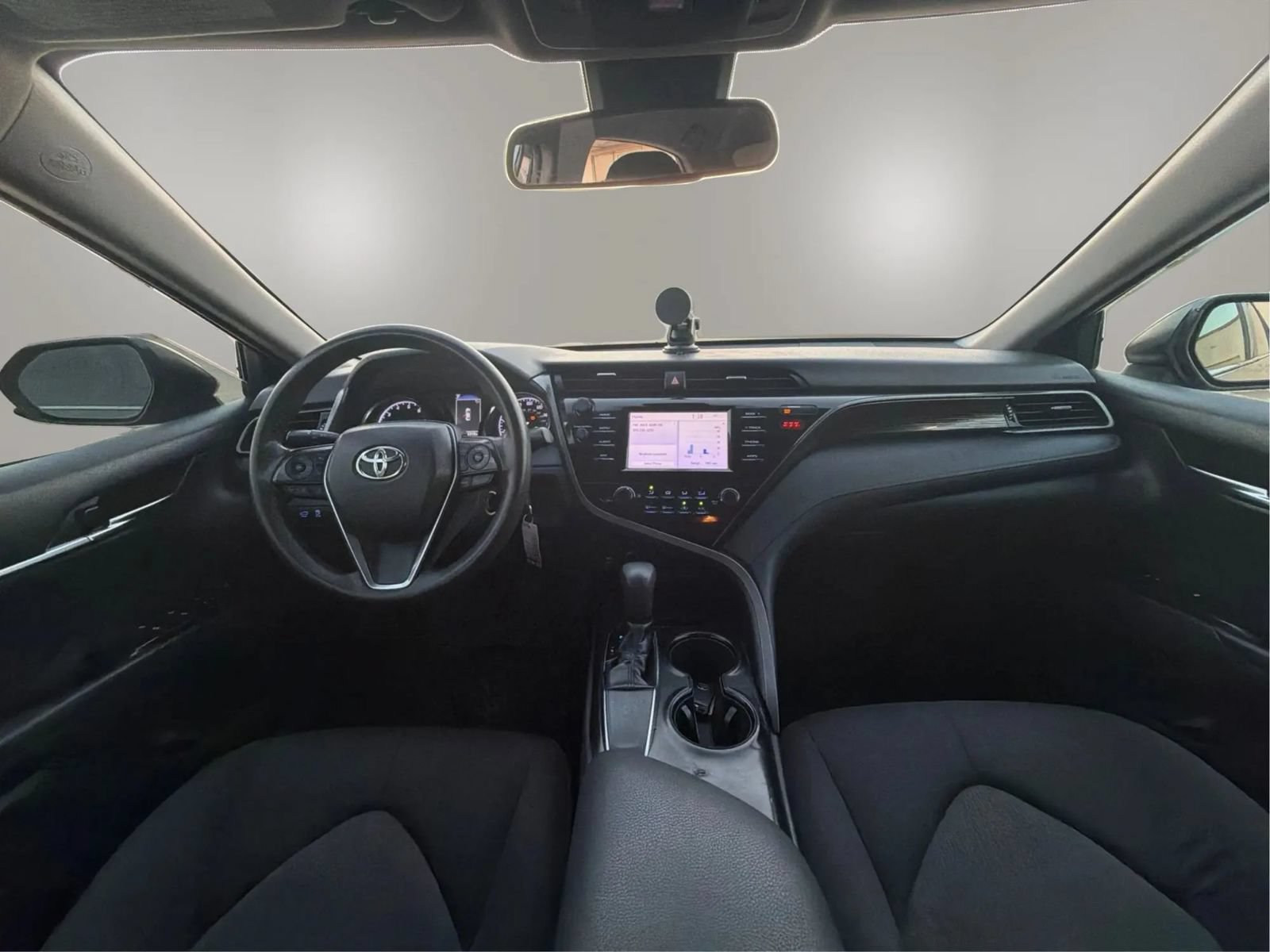 Used 2019 Toyota Camry LE FWD image 32