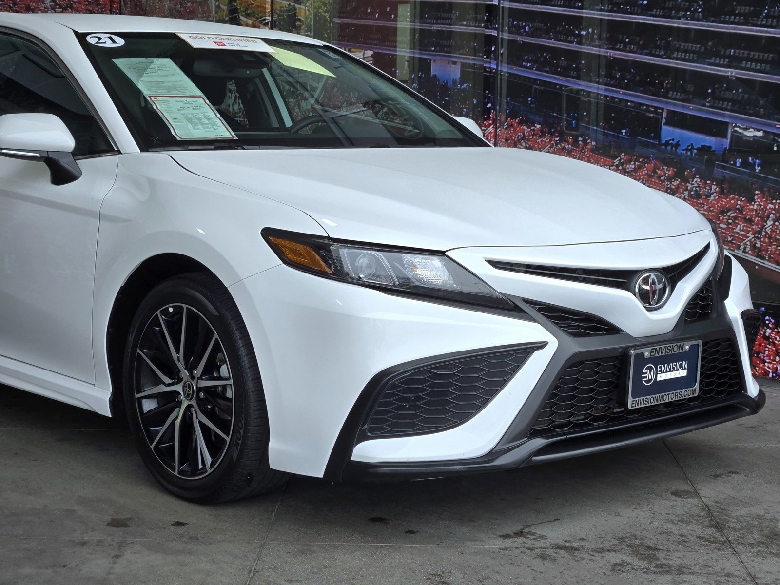 Certified 2021 Toyota Camry SE image 2
