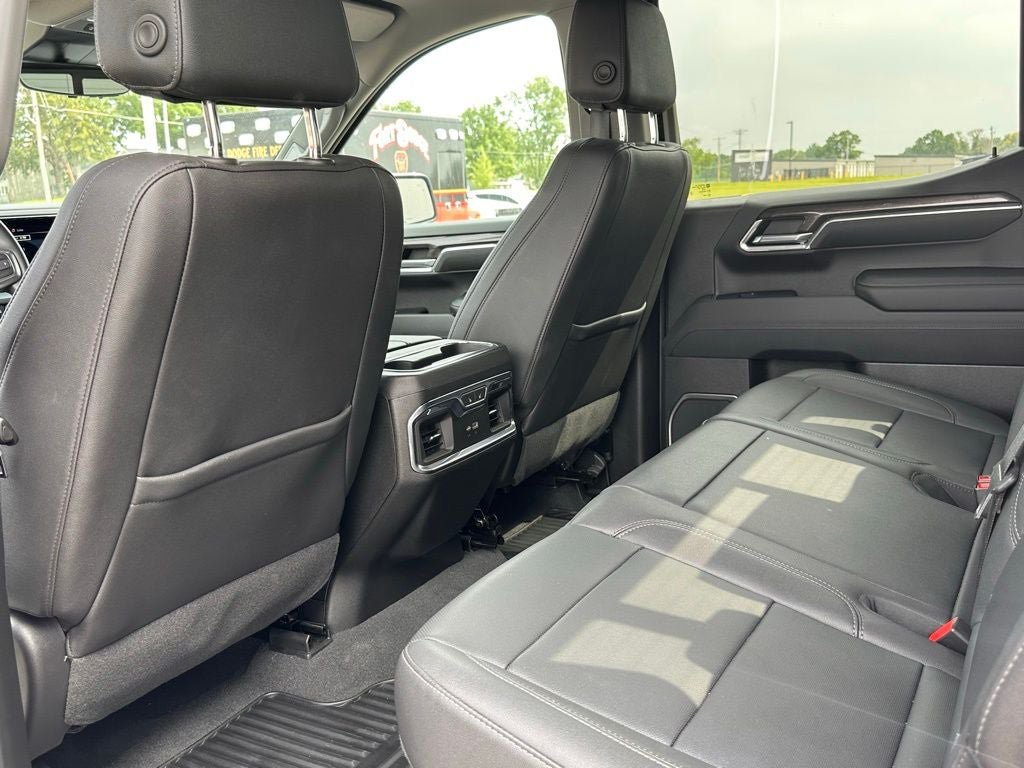 Used 2023 Chevrolet Silverado 1500 LTZ w/ Technology Package AWD/4WD image 15