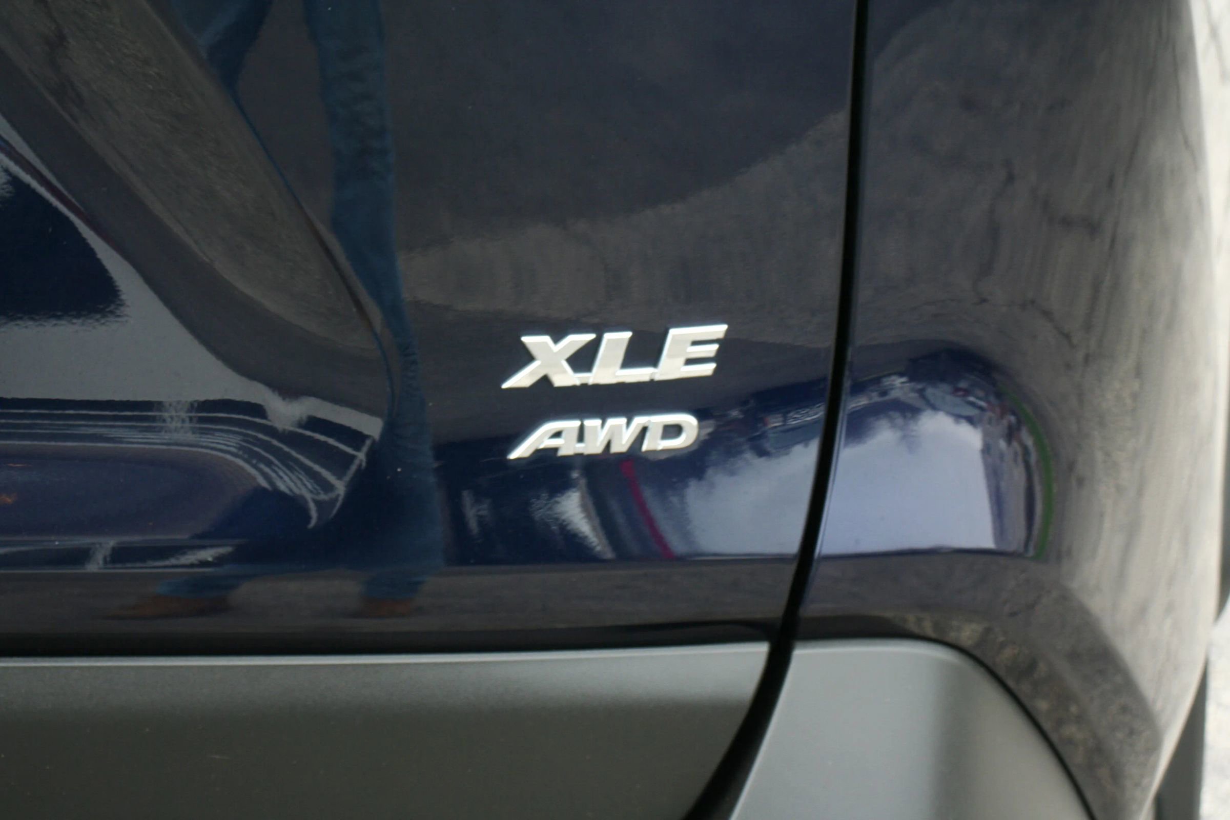 Used 2019 Toyota RAV4 XLE w/ Convenience Package image 24