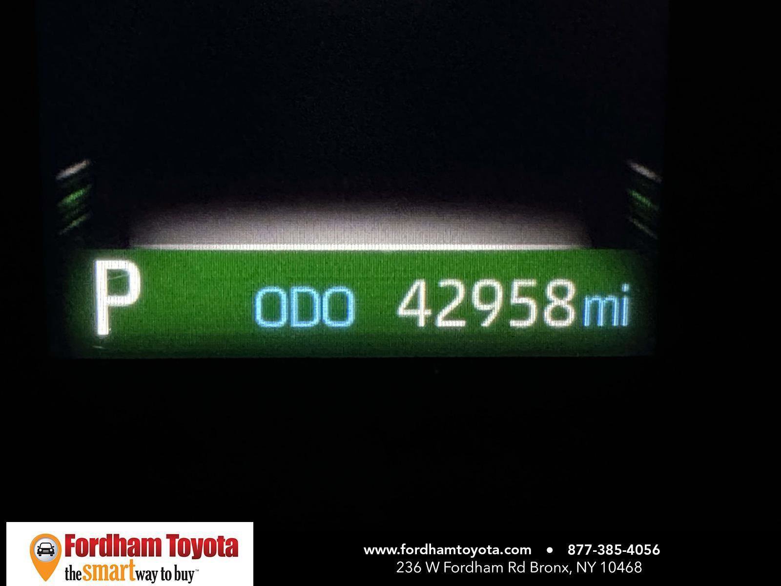 Used 2024 Toyota Sienna LE image 34