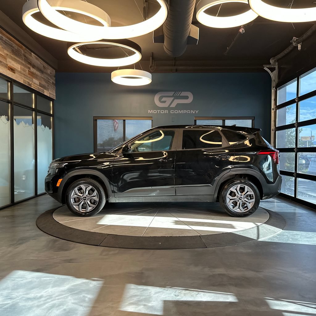 Used 2024 Kia Seltos LX AWD/4WD image 6
