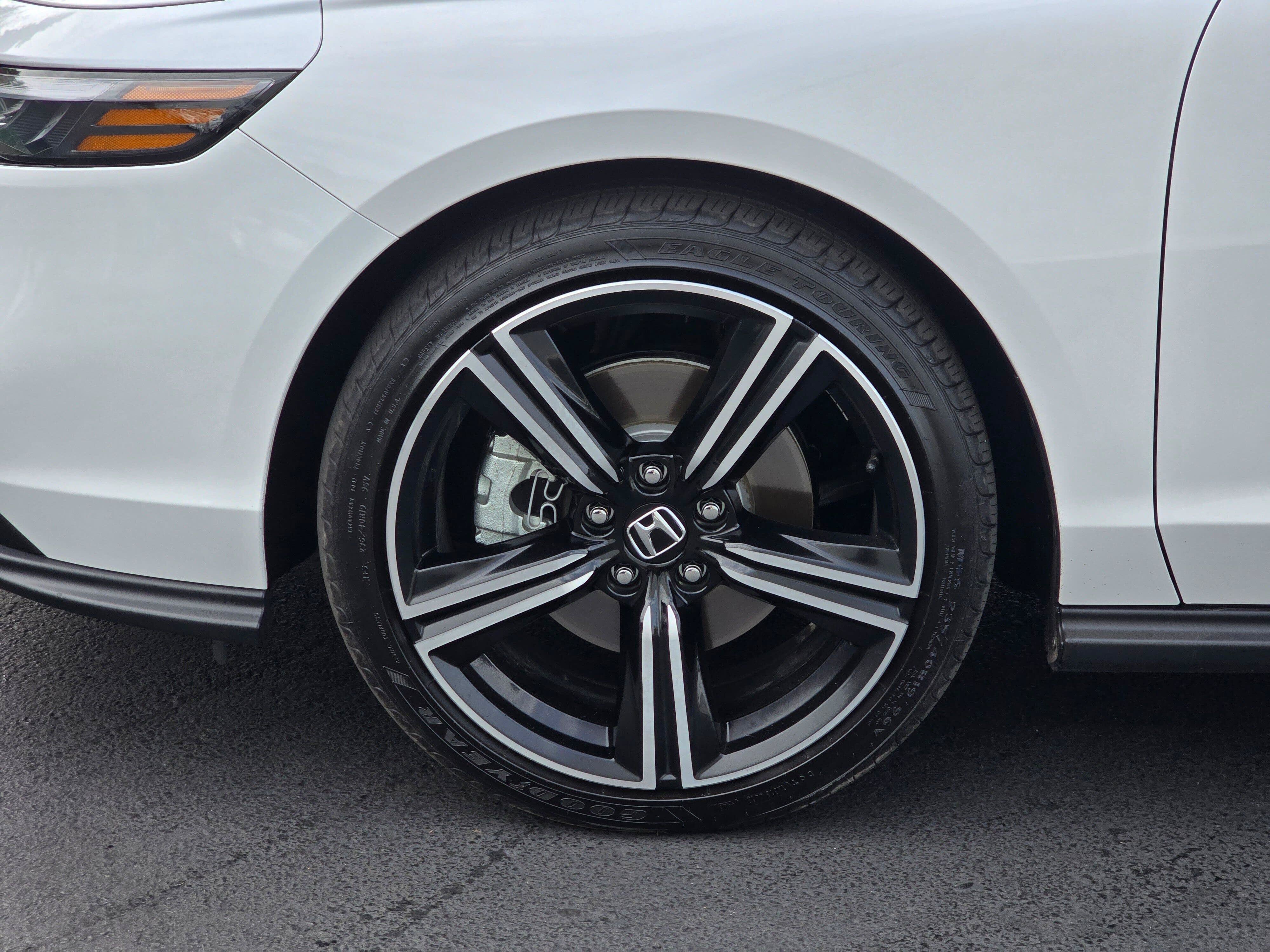 Used 2025 Honda Accord Sport image 9