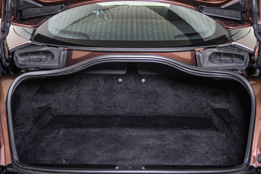 Used 2024 Aston Martin DB12 Coupe RWD image 33