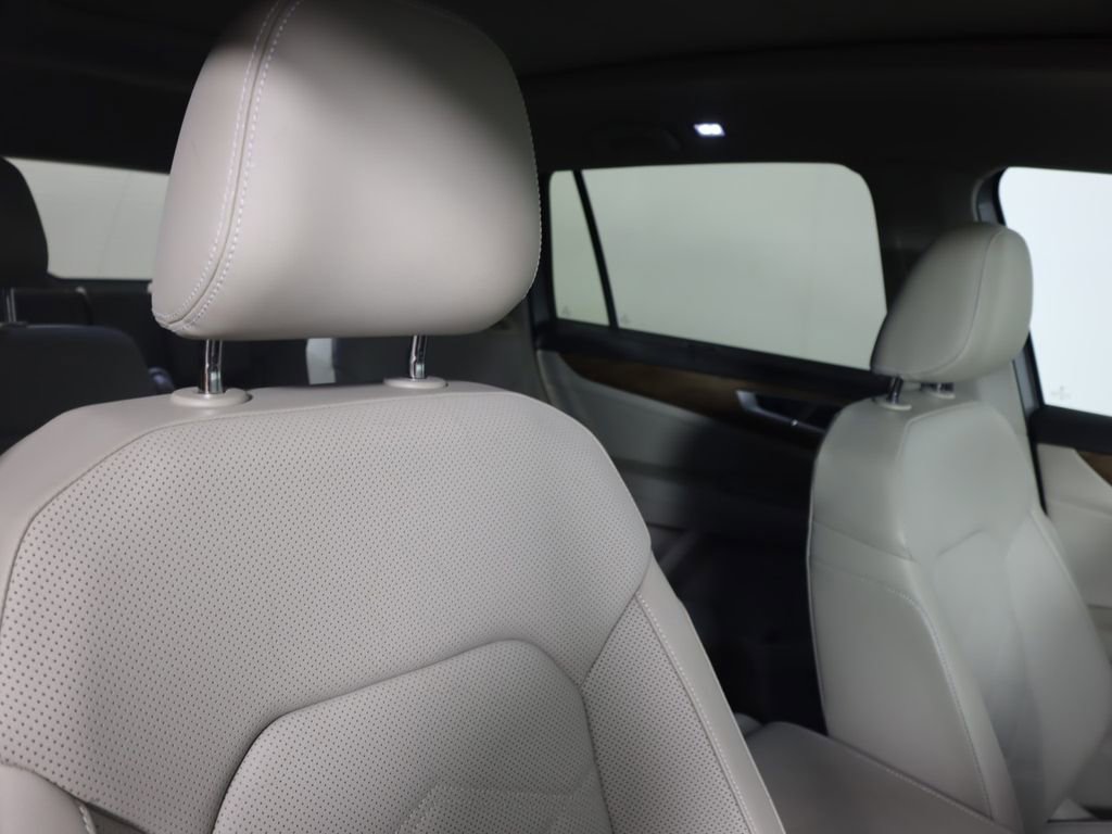 Used 2024 Volkswagen Atlas SE image 31