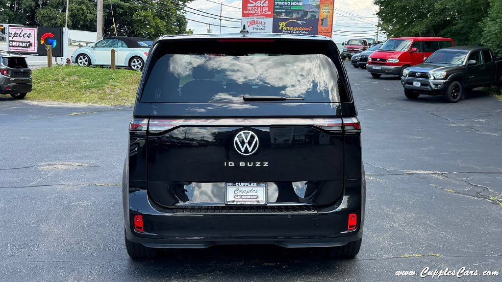 Used 2025 Volkswagen ID. Buzz Pro S RWD image 27