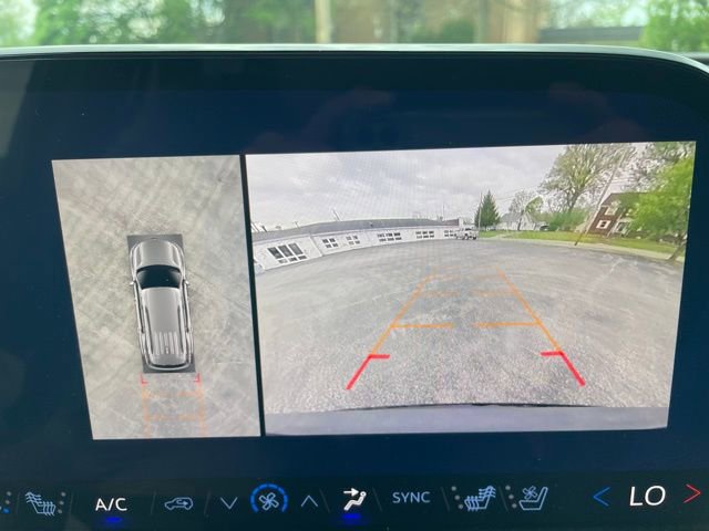 Used 2025 Chevrolet Traverse High Country image 28