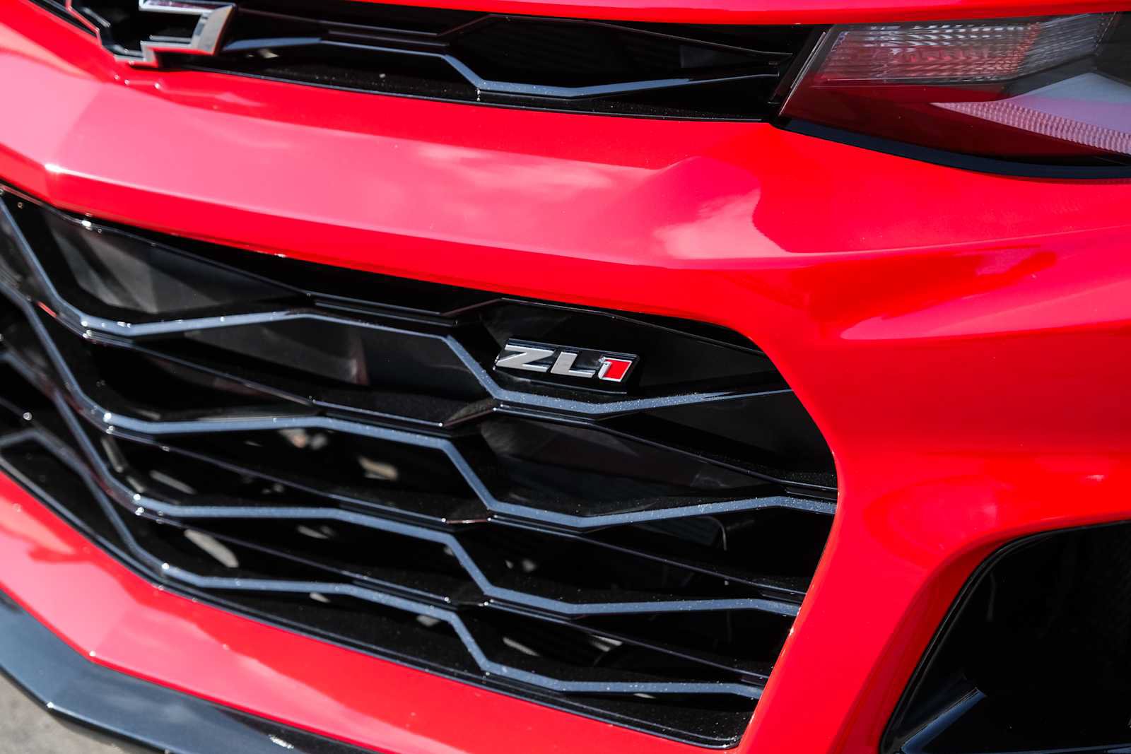 Used 2019 Chevrolet Camaro ZL1 RWD image 3
